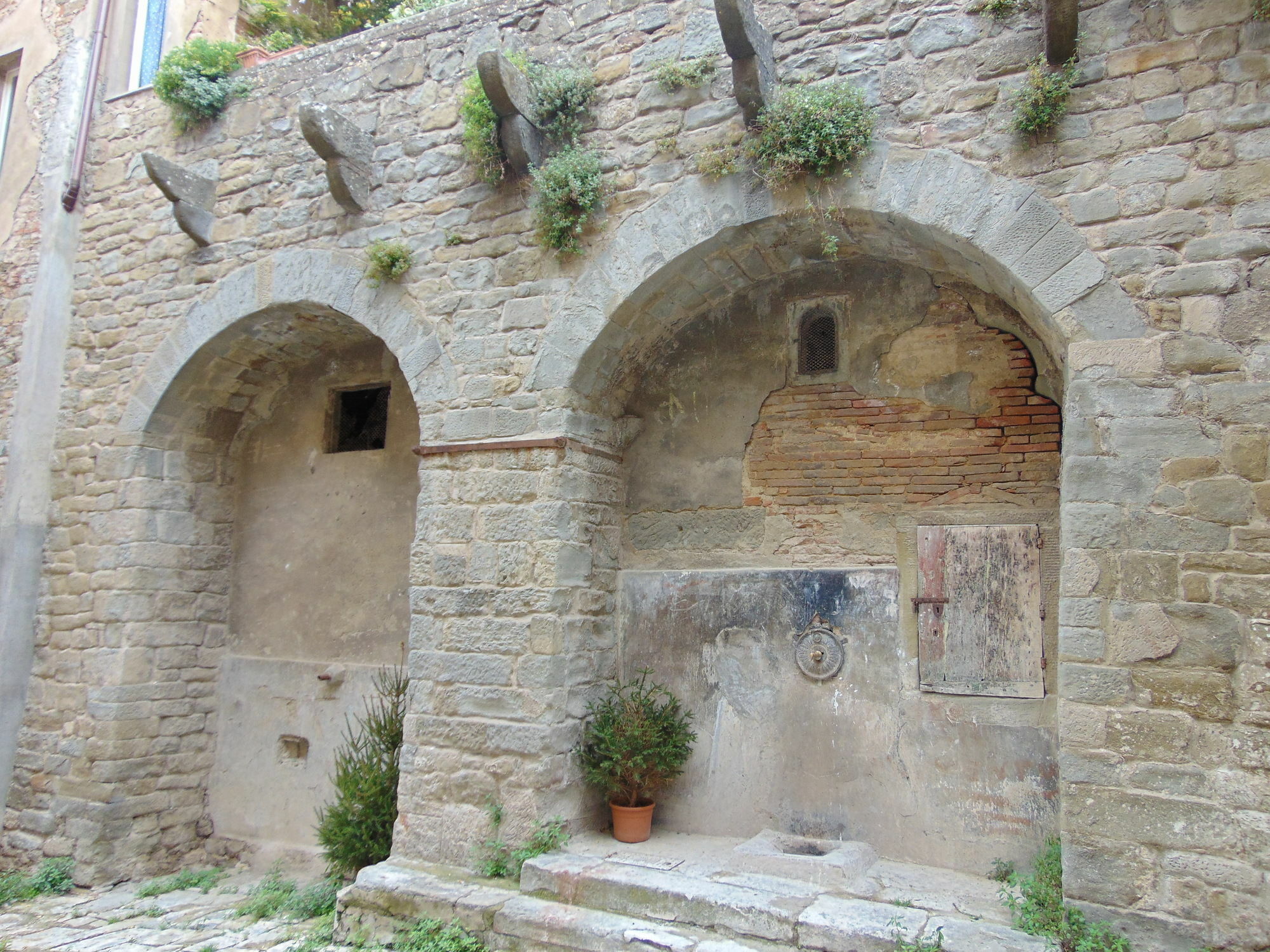 Domus Ghibellinae- Fonte Di San Benedetto Apartment กอร์โตนา ภายนอก รูปภาพ